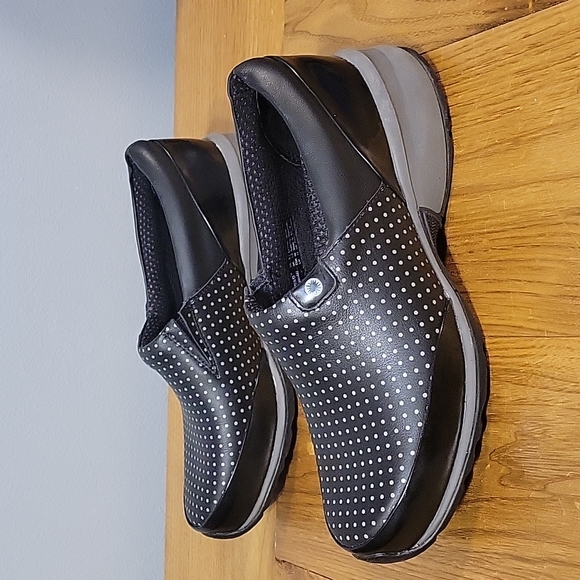 Akesso women's 8.5 Helia clog black and gray polka dot professional nurs… - Picture 3 of 7